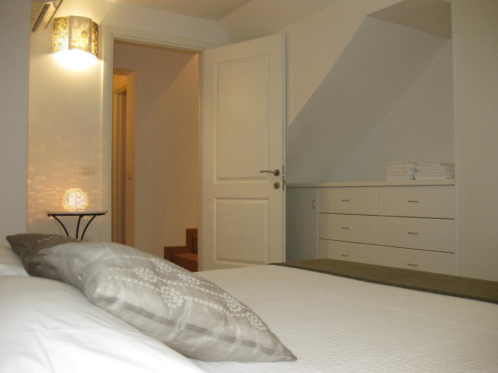 Appartamento In Villa Пезаро Номер фото
