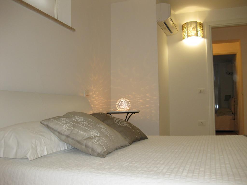 Appartamento In Villa Пезаро Номер фото