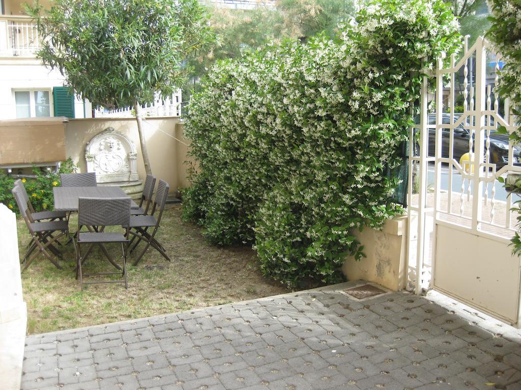 Appartamento In Villa Пезаро Номер фото