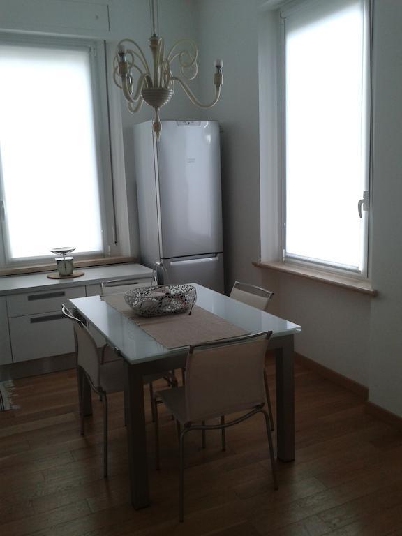Appartamento In Villa Пезаро Номер фото