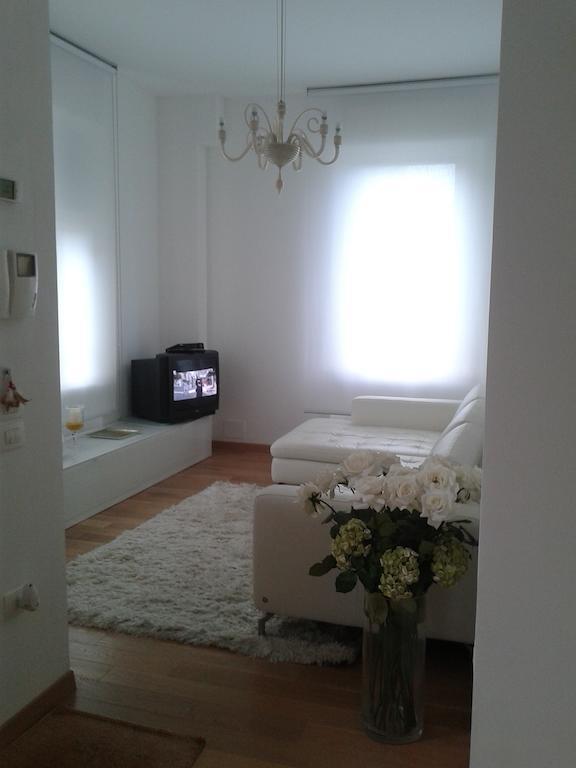 Appartamento In Villa Пезаро Номер фото