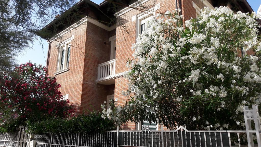 Appartamento In Villa Пезаро Экстерьер фото